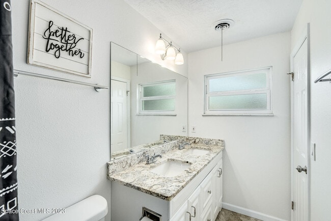 Building Photo - 250 Carib Dr