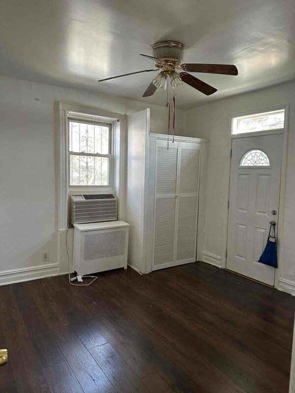 Building Photo - 1 Bronxwood